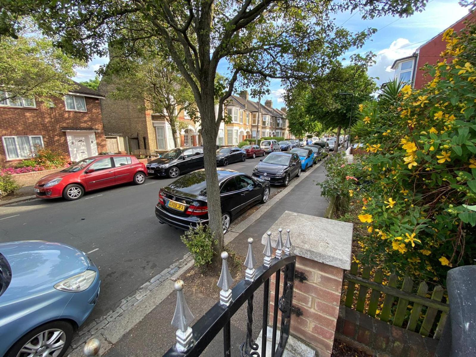 Grand Heights Suites Londra Exterior foto
